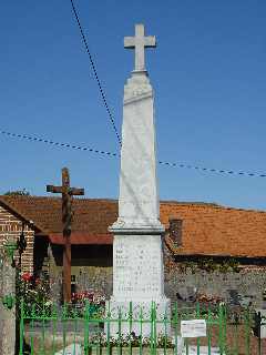 Linzeux monument morts.jpg