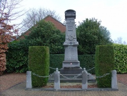 Norrent-Fontes - Monument aux morts (1).JPG