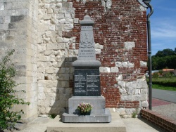 Wismes monument aux morts.jpg