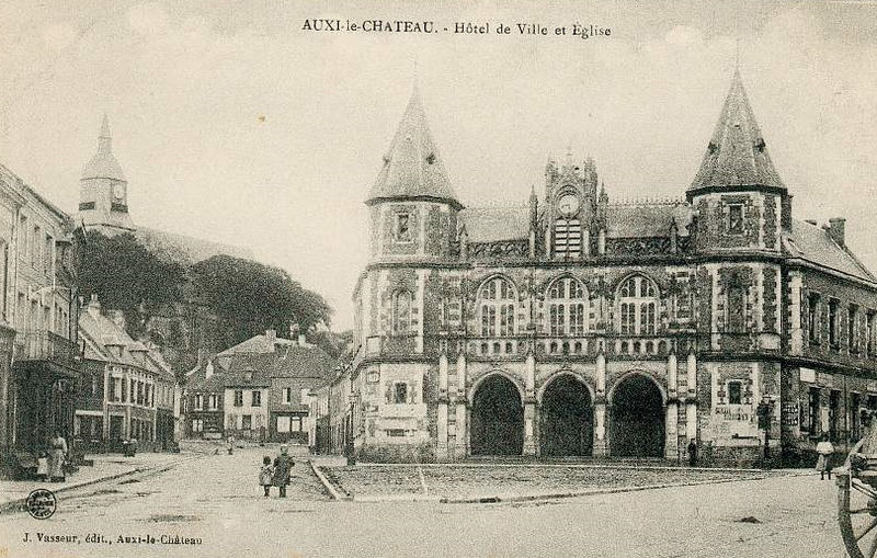 Fichier:Auxi-le-Château mairie cpa.jpg