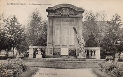 Bapaume monument aux morts 1.jpg