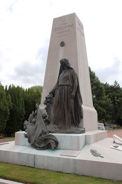Touquet-Paris-Plage monument aux morts2.JPG