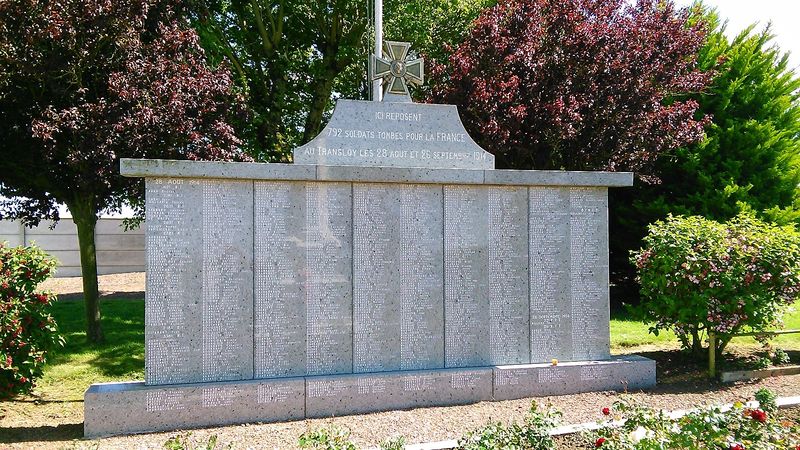 Fichier:Le transloy monument août 1914 2.jpg