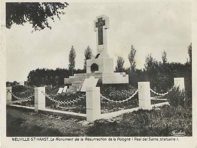 Fichier:Neuville-Saint-Vaast monument polonais CPA.jpg