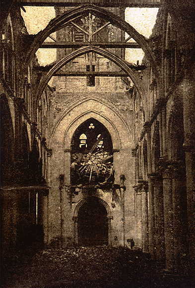 Fichier:Arras église Saint-Géry bombardée.JPG