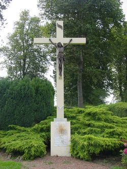 Croix-en-ternois monument aux morts.jpg