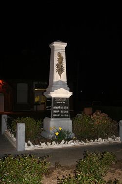 Gouy-sous-Bellonne monument aux morts.JPG