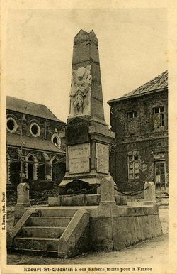 Ecourt-Saint-Quentin monument aux morts cpa.jpeg