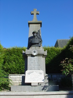 Merck-Saint-Liévin monument aux morts.jpg