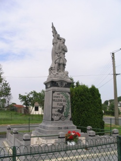 Villers-au-Flos monument aux morts.jpg