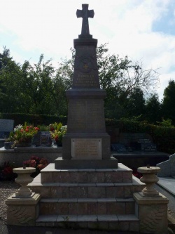 Rumilly monument aux morts.jpg