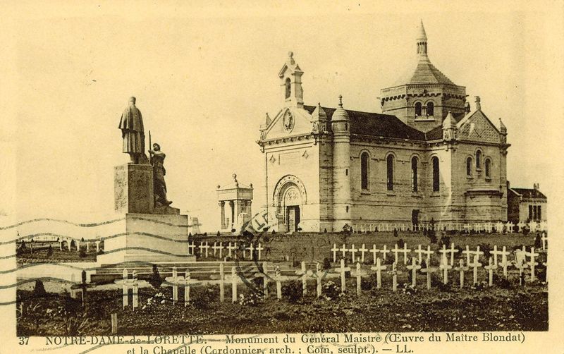 Fichier:N-D de Lorette chapelle et monument Maistre.jpg