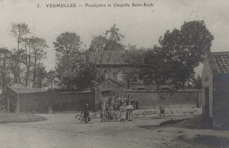 Fichier:Vermelles presbytere et chapelle saint-roch.jpg