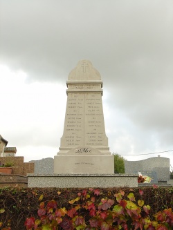 Aix-en-Issart - Monument aux morts (1).JPG
