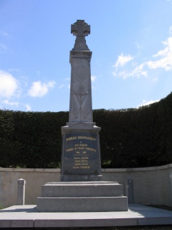 Gouy-en-Artois monument aux morts2.jpg