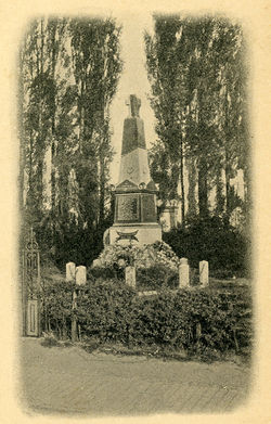 Hénin-Beaumont monument aux morts cpa.jpg
